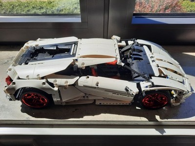 CaDA Master 61018 Super Car, Vitrinenstück,