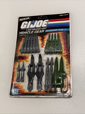 Gi Joe Fahrzeug Ausrüstung Zubehörpaket #1 versiegelt auf Karte Vintage Waffen Raketen