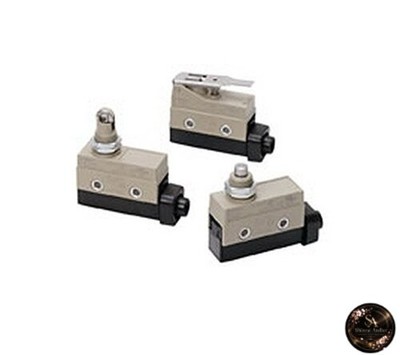 OMRON Compact Enclosed Switch Panel Mount Roller Plunger Type with Operation