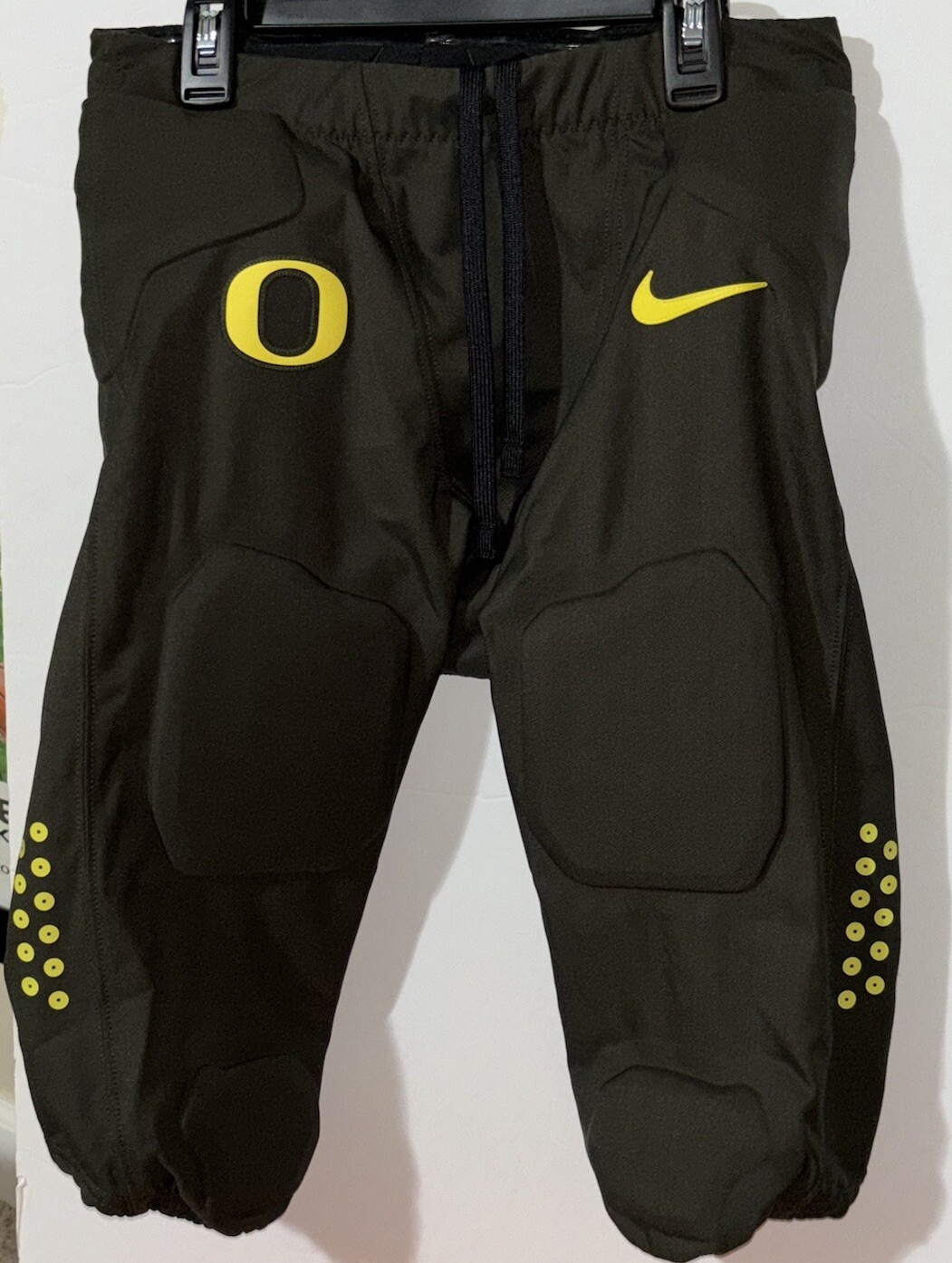 2023 OREGON DUCKS TEAM ISSUED GAME WORN Sz 40 Nike DRI-FIT Football Pants W/Pads