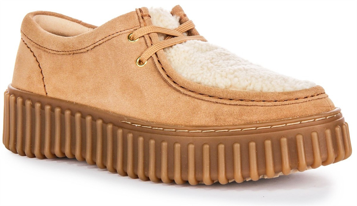 Clarks Torhill Bee Ribbed Nubuck Leather Shoe Womens Sneaker Clarks Torhill Bee Ribbed Nubuck Leather Shoe Womens Sneaker