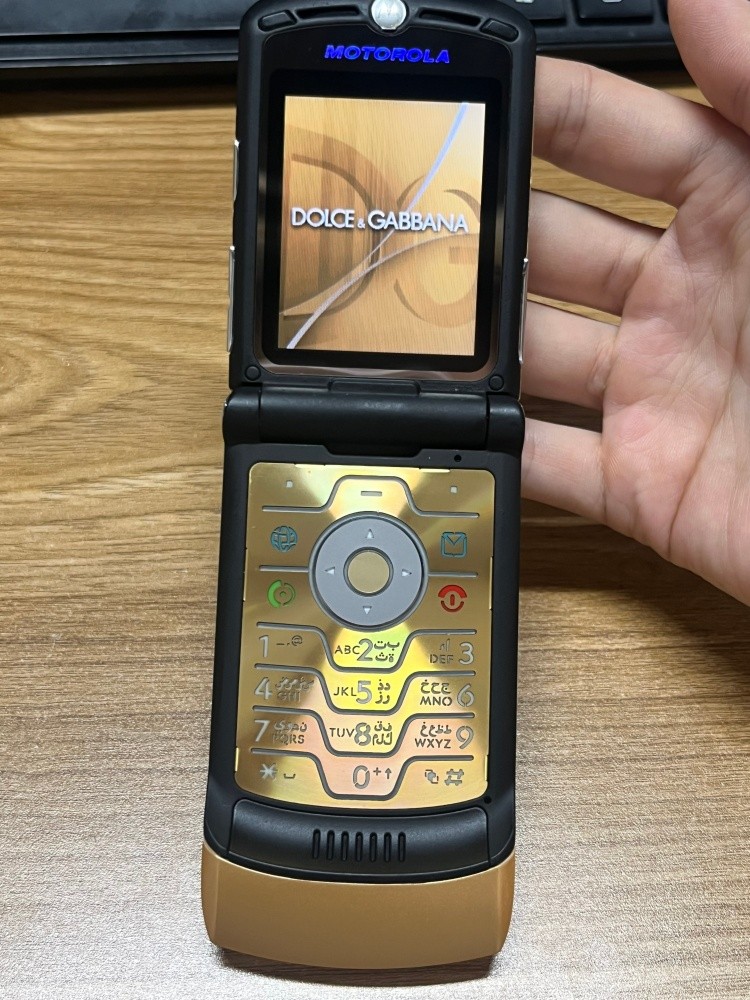 Unlocked Motorola RAZR V3i Dolce Gabbana Gold GSM Flip Bluetooth