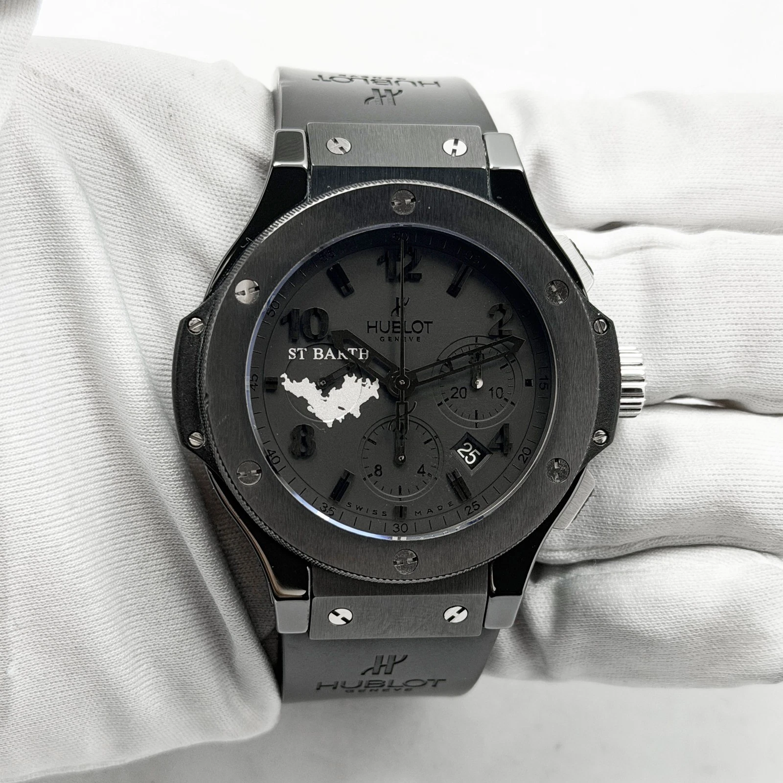 Hublot — Hublot Big Bang St.barth 301.CI.134.RX.SB 44MM Black Dial Ceramic Titanium