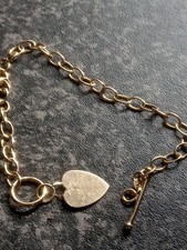 9ct Gold 375 Hallmarked T-bar Toggle Bracelet with Heart Charm 7.5