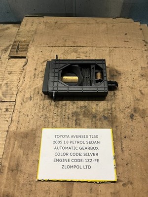 Toyota Avensis T250 2005 1.8 Benzin - Armaturenbrett Getränkehalter MT3517