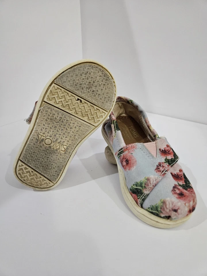 Zapatos Toms para niños pequeños talla T-5 estampado floral Foto 4 de 4