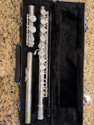 Bundy Flute Closed Hole
