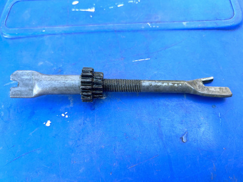 VW T3 BUS DOKA Druckstange Einsteller Trommelbremse Hinterachse 281609802 RECHTS