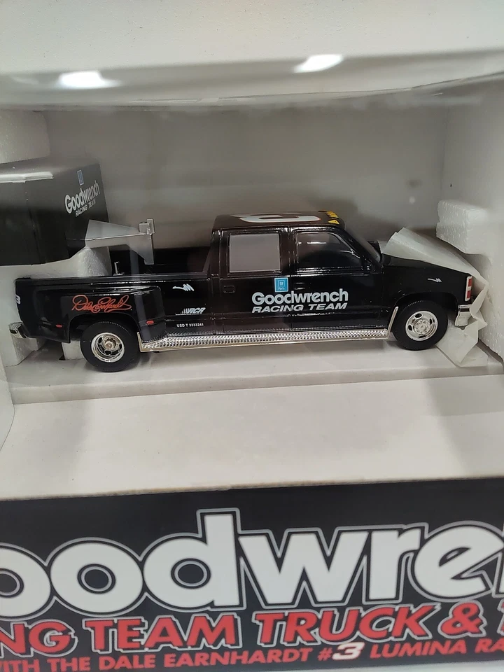 Dale Earnhardt Goodwrench Racing Team Truck & Trailer Collectors Edition NEW - Image 4 of 4