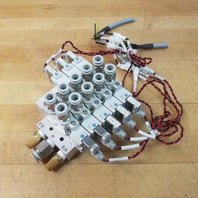 SMC Pneumatic Solenoid Valve Assembly, 24VDC, 0.7mPa 30-SY7320-5LZ-02, - USED