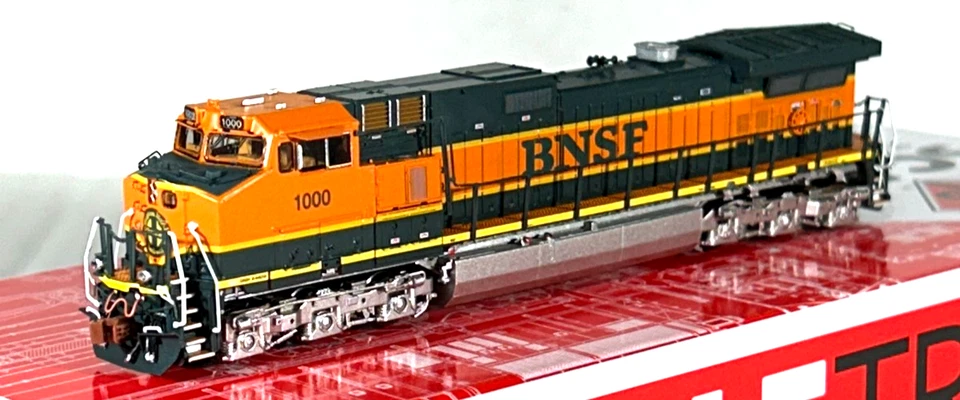 SCALETRAINS N SCALE GE C44-9W LOCOMOTIVE SOUND&DCC BNSF  SXT38679 - Image 3 of 4