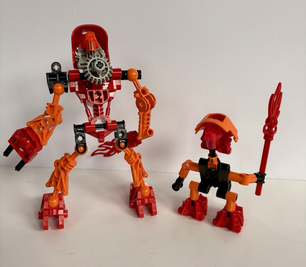 LEGO Bionicle Toa Tahu (8534) & Turaga Vakama (8540) Set – 100