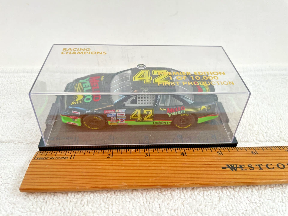 Campeones de Carreras 1993 Edición Premier 1:43 #42 Kyle Petty 1/10,000 NASCAR Foto 2 de 4