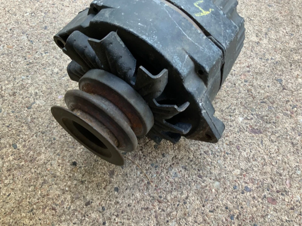 Alternador OEM GM 1968 CHEVROLET CHEVELLE Nova Camaro Impala 63A 8D27 1102844 Foto 2 de 4