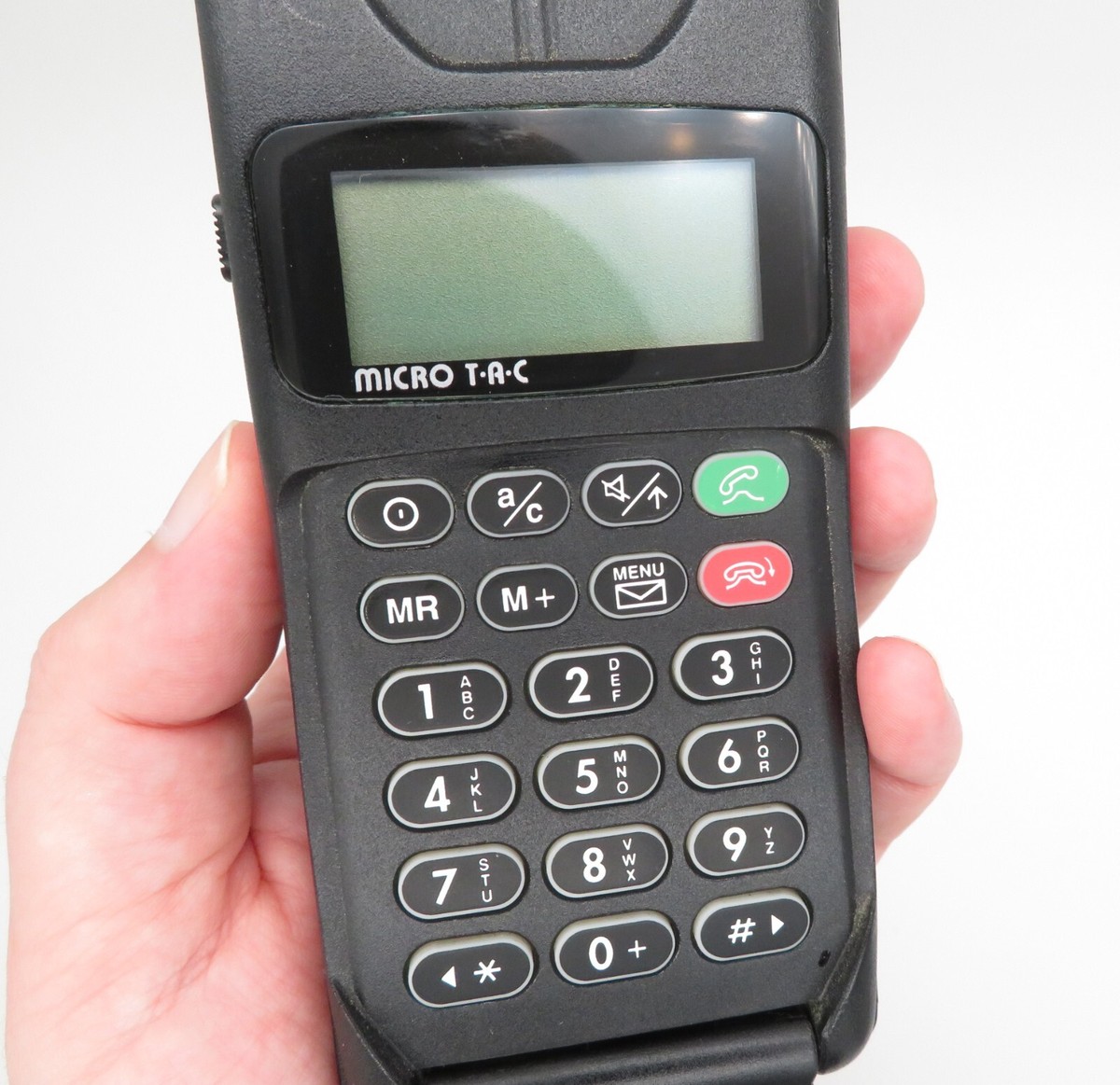 Vintage Motorola Micro TAC International 7200 Cellphone, Flip