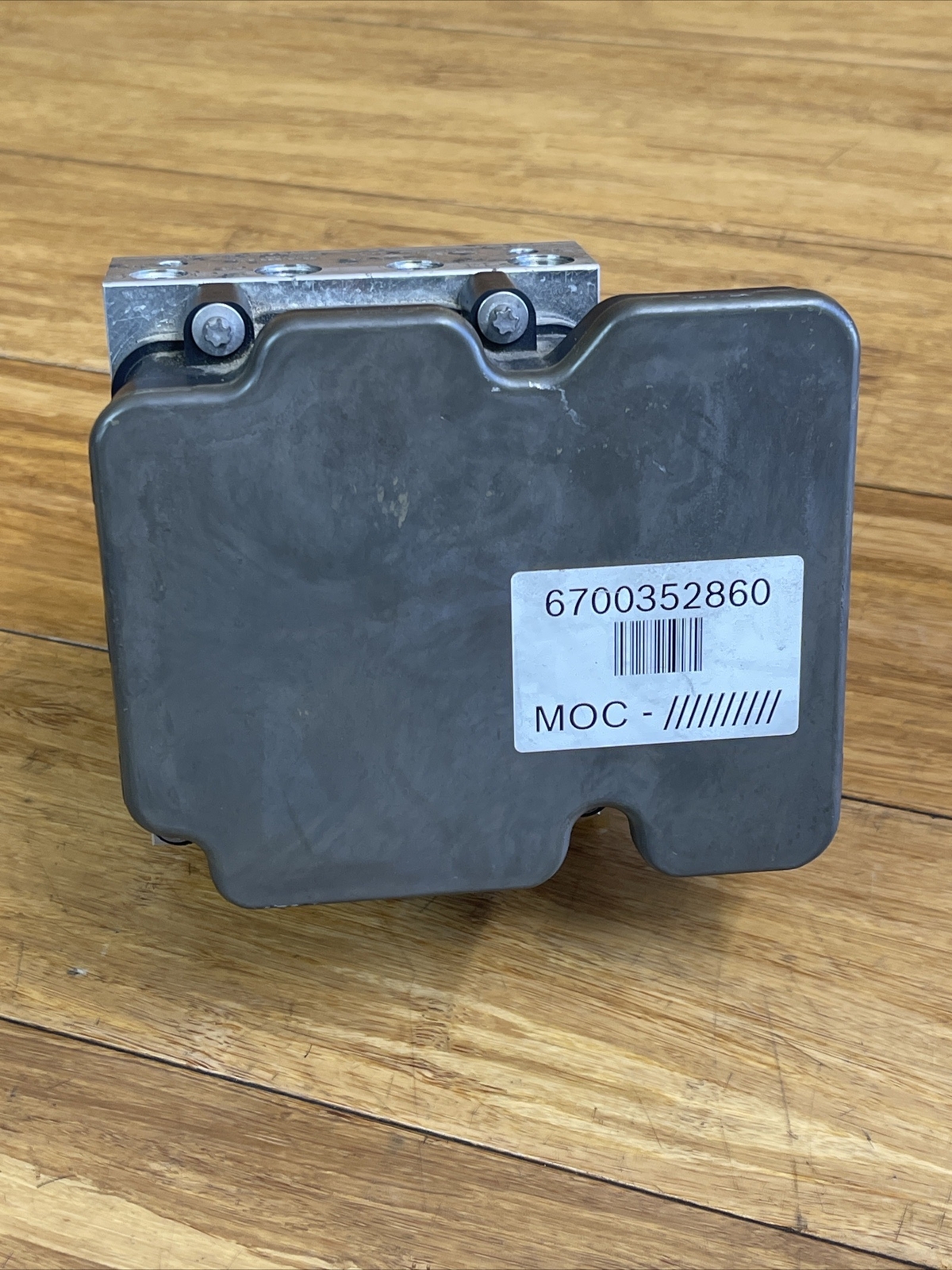OEM 2017-2020 Maserati Levante ABS Anti Lock Brake Pump Module Unit 670035286