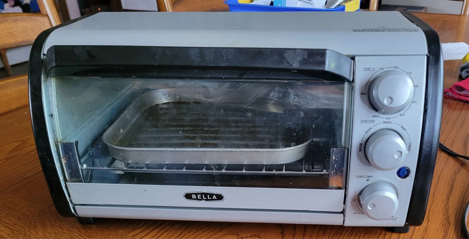 Bella 14326 4-Slice Toaster Oven Toast, Bake, Broil