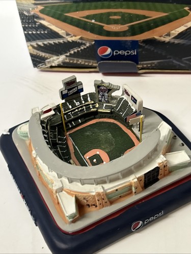 2010 Mini Target Field Ceramic Stadium Replica Minnesota Twins 4”x4” In Box - Picture 2 of 11