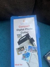 Compact Digital Photo Cutter