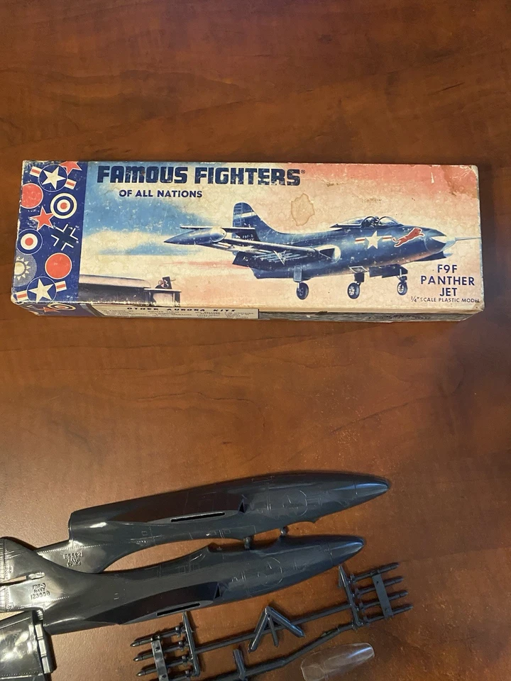 Aurora 1954 #22-69 F9F Panther Jet Model Kit MIB - Image 3 of 4