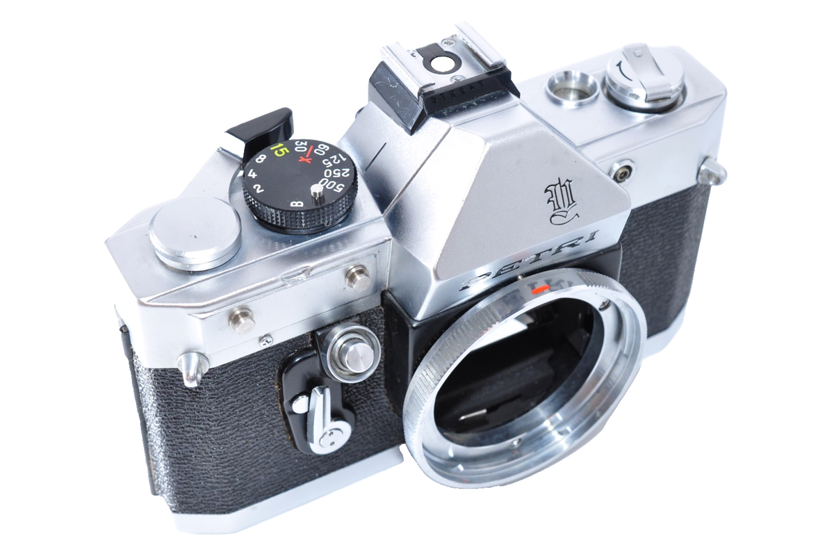 Petri V6 II SLR 35mm Film Camera w/C.C Auto 55mm F/1.8 Lens