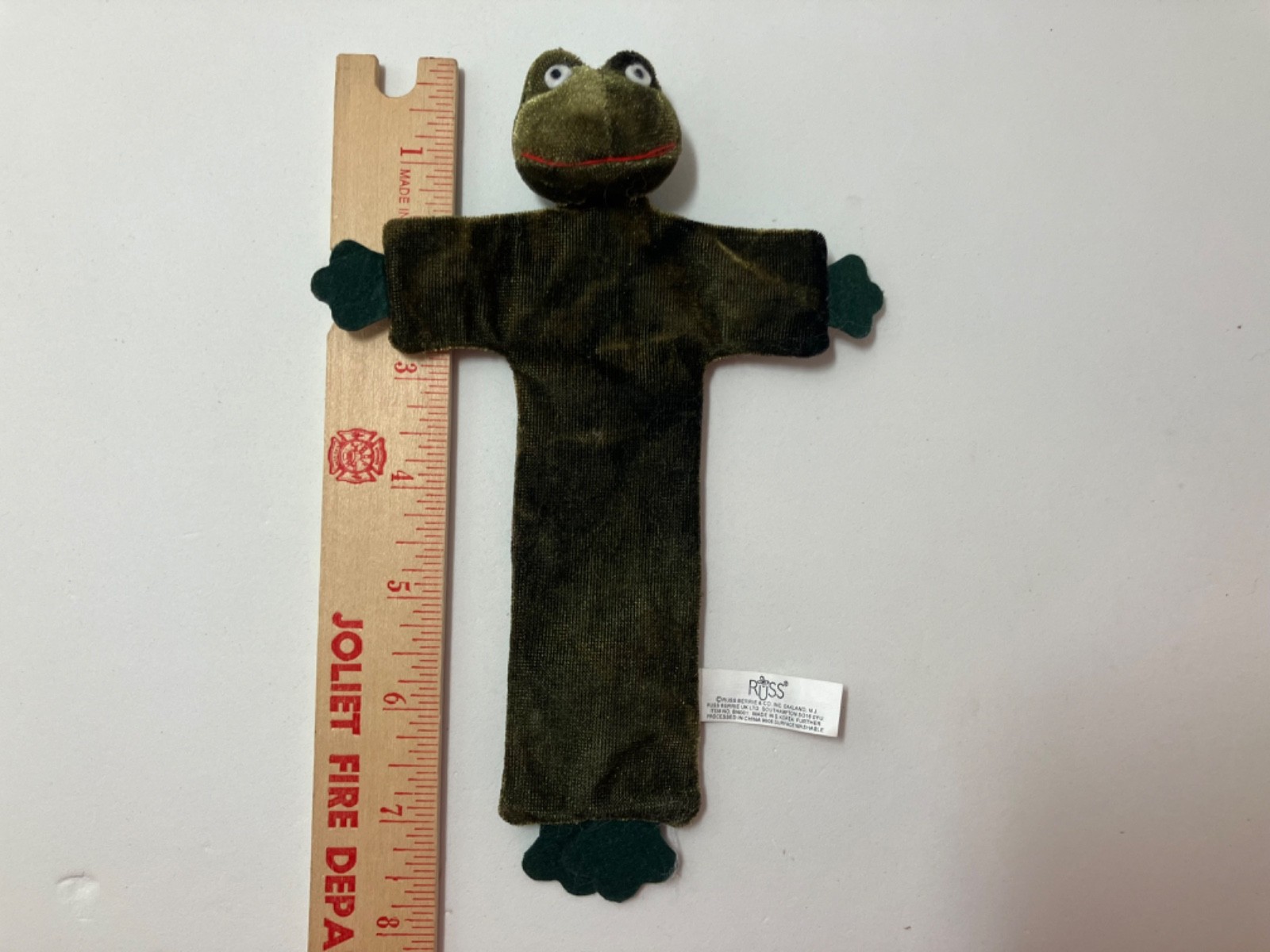 Vintage Russ Berrie Frog 7.5-Inch Plush Bookmark, Green Soft Toy