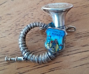Vintage Rothenburg Plönlein Germany Crest French Horn Souvenir Pin