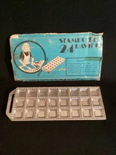 Vtg Stampo Per 24 Ravioli Mold Maker Pasta Retro in Box Italy MCM