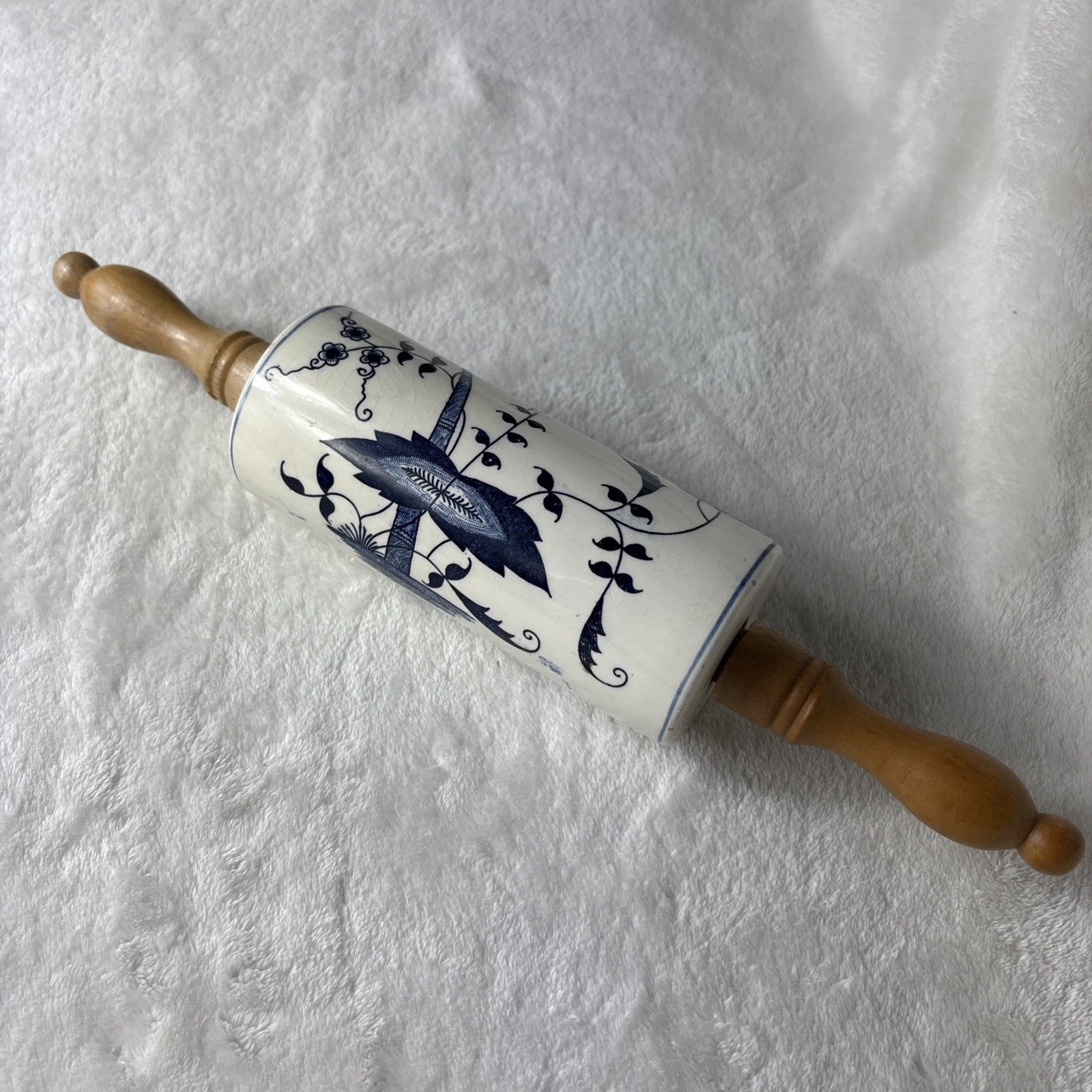 Blue Onion Ceramic Rolling Pin Wooden Handles Vintage Antique Zwiebelmuster
Opens in a new window or