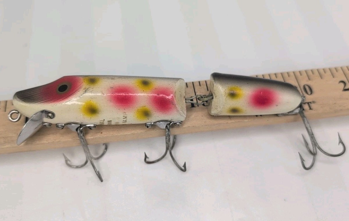 ルアー・フライ Heddon Jointed Vamp Wood VINTAGE WOOD HEDDON JOINTED VAMP FISHING LURE STRAWBERRY