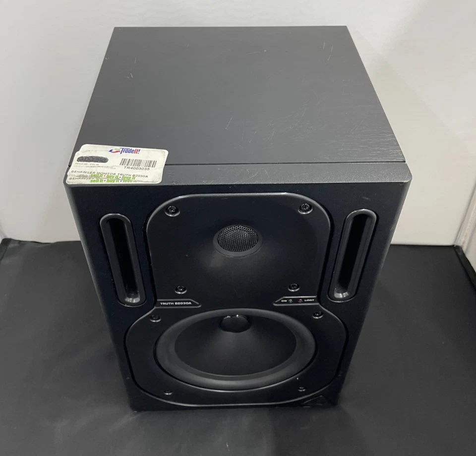 Behringer Truth B2030A 2-Way 125W 6.75 inch Powered Studio Monitor - Image 2 of 4