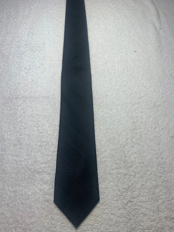 J FERRAR MENS TIE SOLID BLACK WITH PATTERN 2.5 X 60 - Image 2 of 4