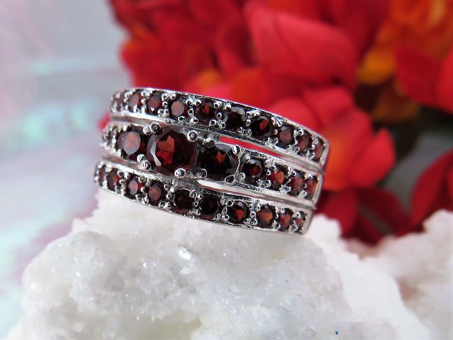 GORGEOUS TRIPLE ROW STERLING SILVER GARNET RING*S… - image 3