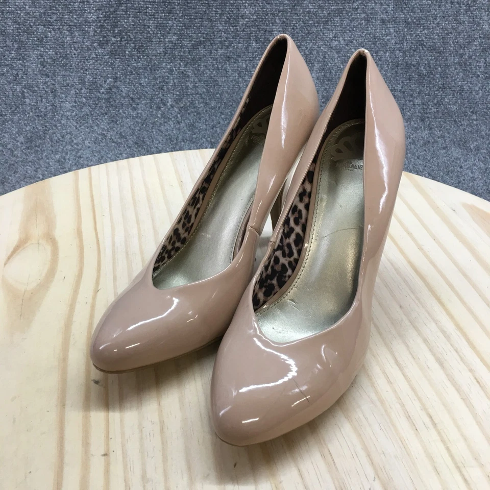 Zapatos de salón Fergalicious by Fergie para mujer 9 M Sammi beige imitación cuero aguja Foto 3 de 4