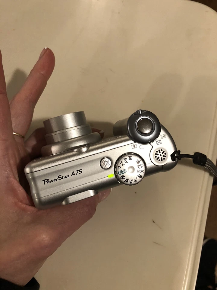 Canon Powershot A75 Digital Camera 3.2 MP 3x Optical Zoom Works, Has Issue - Image 3 of 4