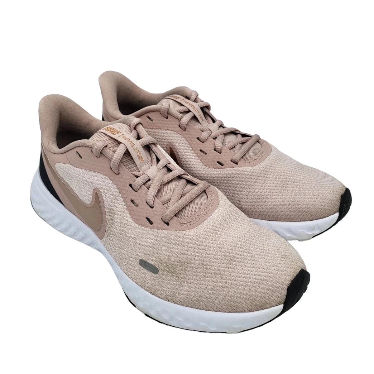 Nike revolution 5 beige hot sale