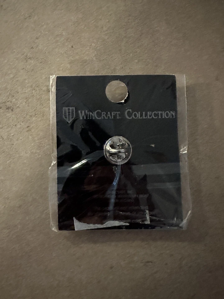 Chicago Cubs Jon Lester jersey #34 lapel pin - Image 2 of 2