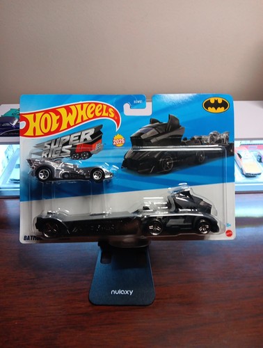 Hot Wheels Super Rigs - BATMOBILE HAULER - Chrome Flash Batmobile - BATMAN