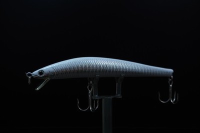 Lucky Craft Flash Minnow 125 Yawara FW Zebra Pearl White Crankbait Hardbait