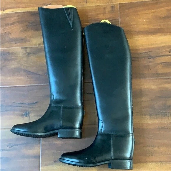International boot best sale company