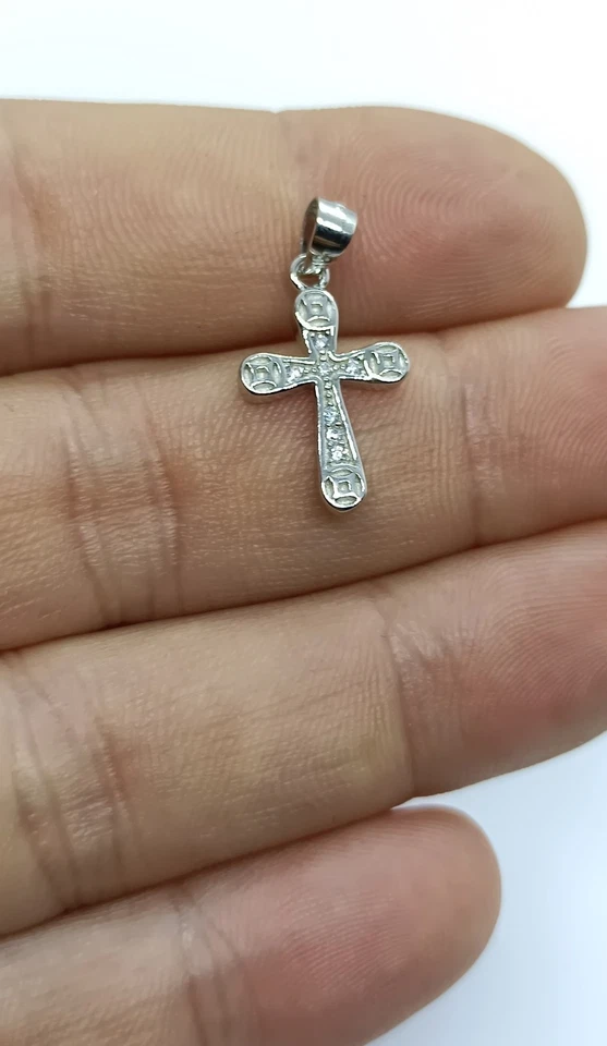 Ciondolo croce in argento 925/1000 con zirconi bianchi - Immagine 2 di 4