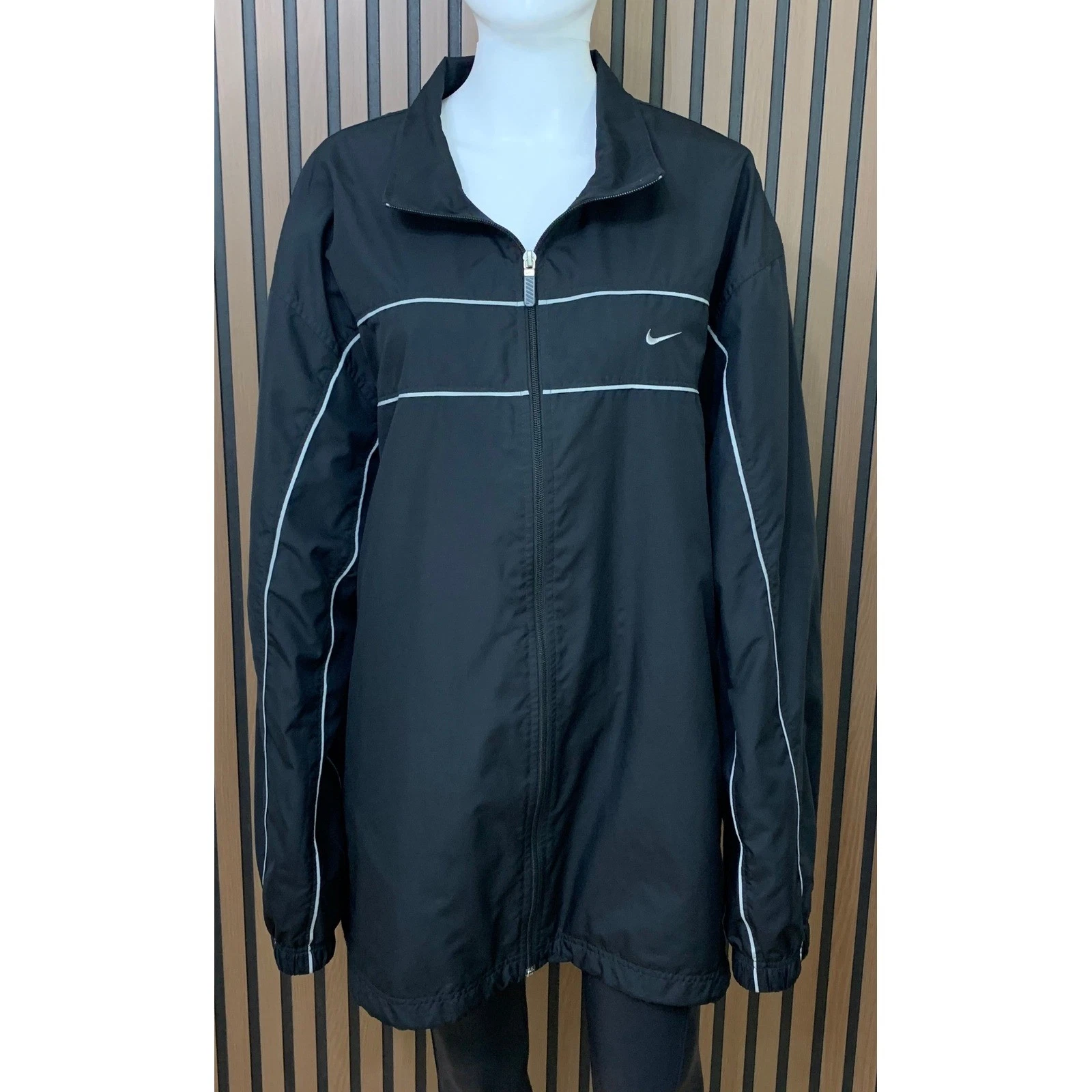 Nike Windbreaker Jacket Men's XXL Black Full Zip Mesh Lined White Piping Swoosh