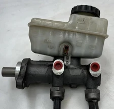 04 - 15 Nissan Armada Brake Master Cylinder Assembly OEM 460107S20A