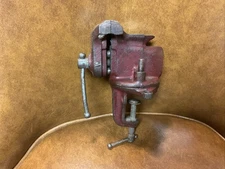 Vintage 2 1/2 Inch Jaw Small Anvil Vise . Red.. Good…