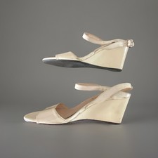 Prada Vintage Ivory Patent Leather Wedge Sandals S.35 US 5 Italy Designer Heels