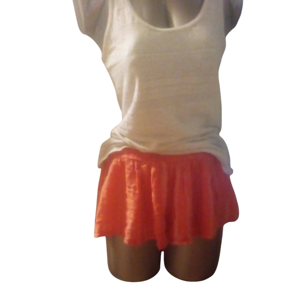 Ropa de salón mediana Foto 4 de 4