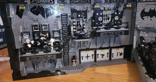 Brand New Batman Batcave Shadow Box - Like LEG0 76252 - FREE SHIPPING From USA - Image 4 of 4