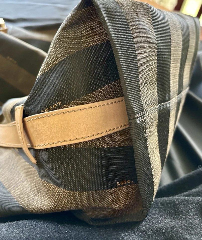 Bolso de Mano Fendi Penguin Rayas Vintage Lona y Cuero Acentos Dorados Italia Foto 4 de 4