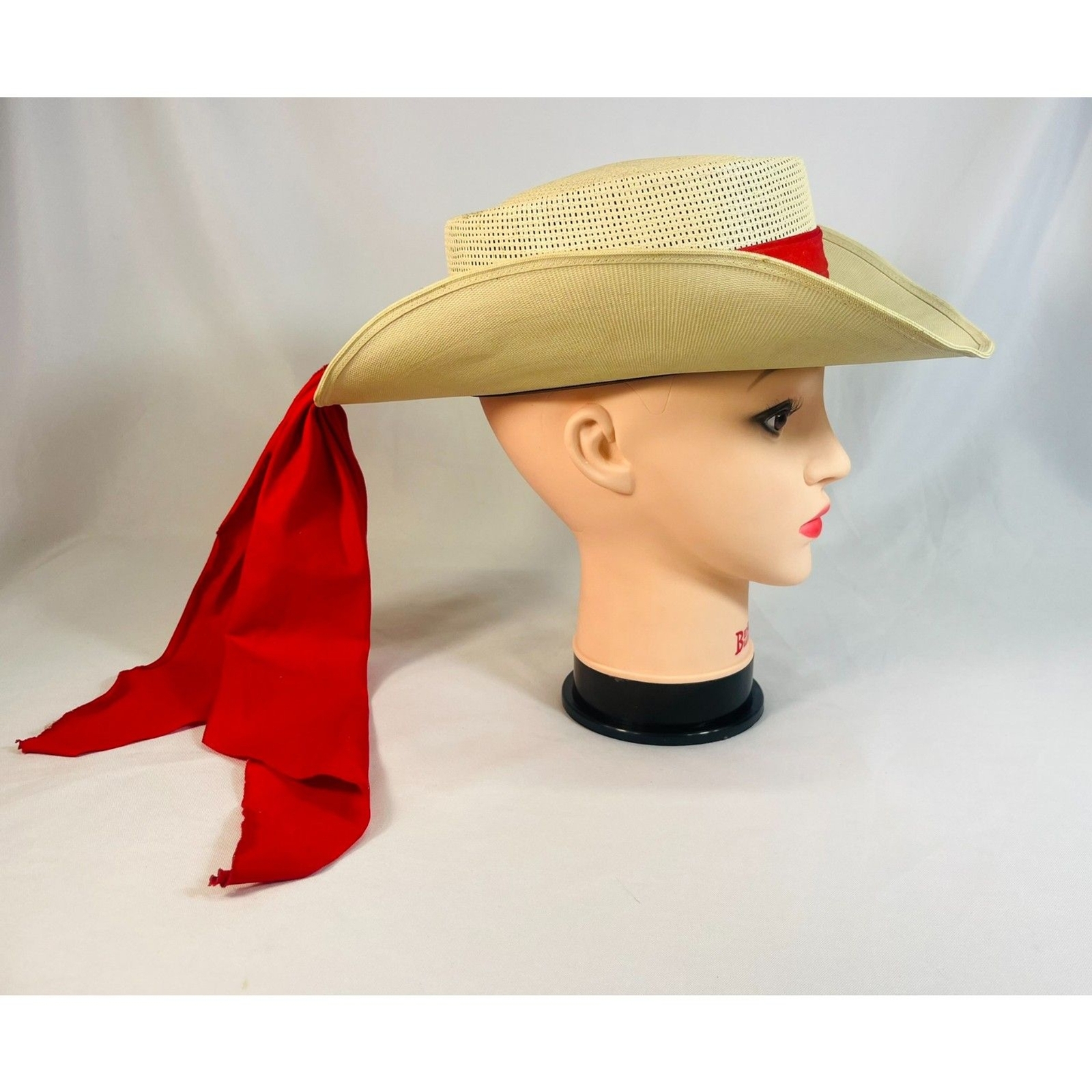PONY Cappello vintage "La coda di cavallo" rivestito in paglia nastro rosso grande