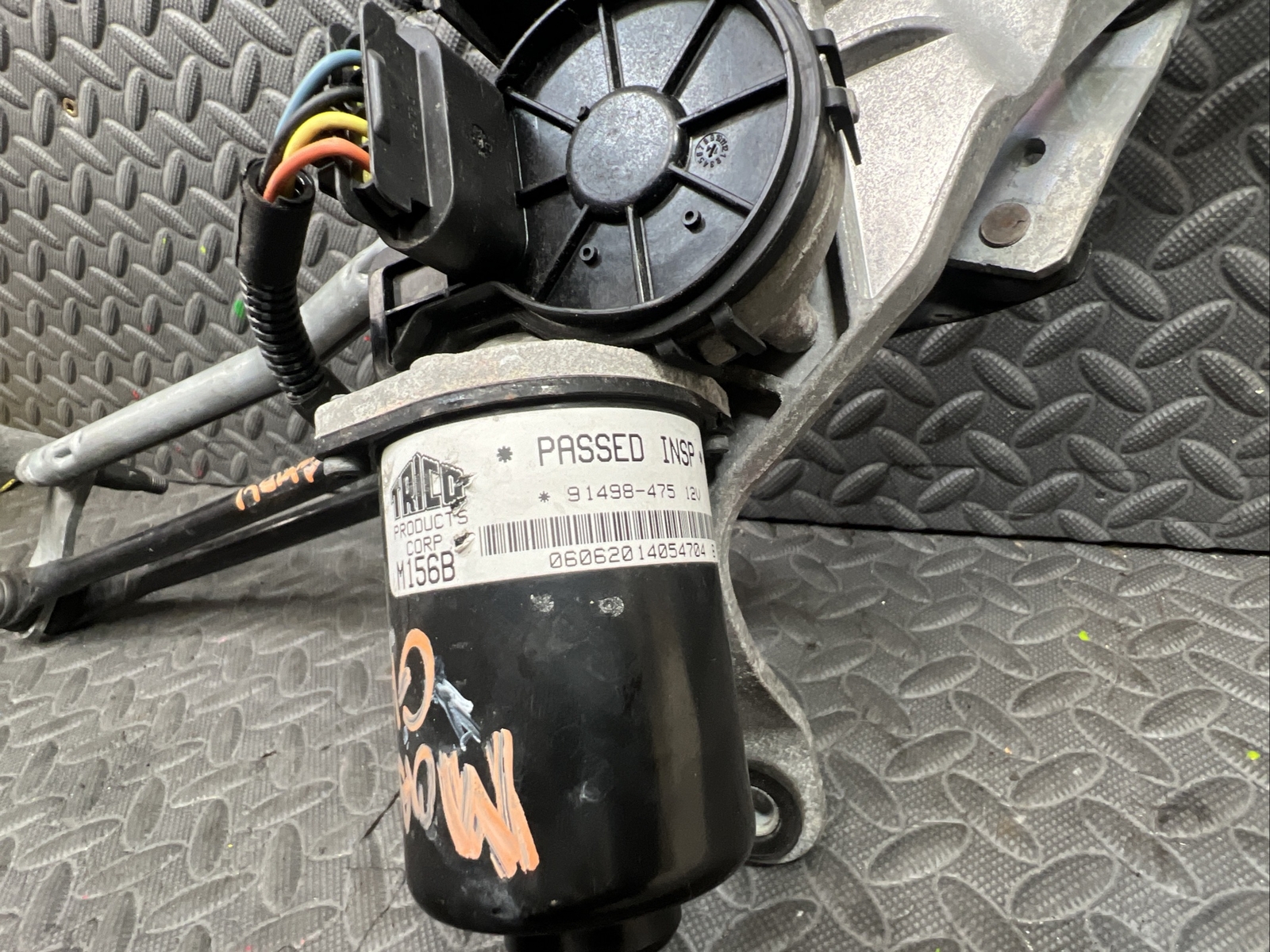 OEM 2014-2020 MASERATI QUATTROPORTE FRONT WINDSHIELD WIPER MOTOR LINKAGE